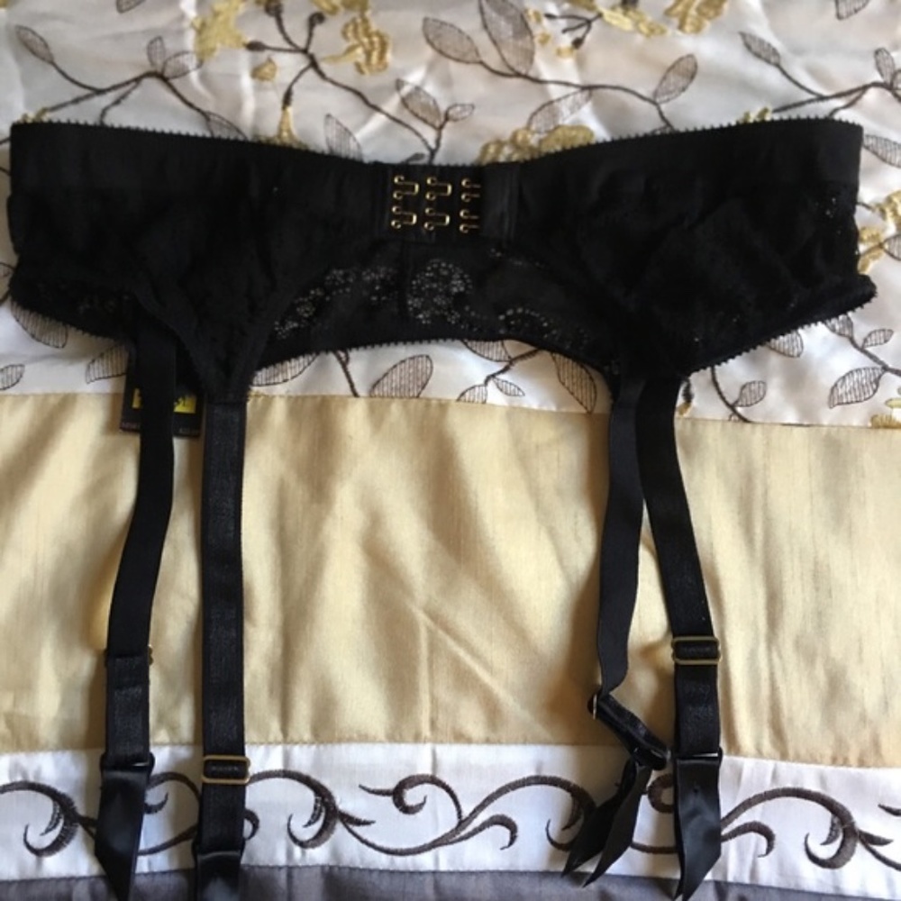 New! Black Lace Garter Belt